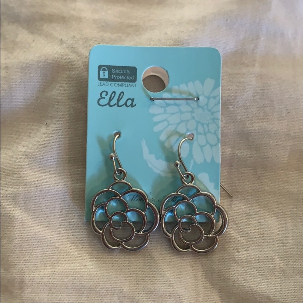 Cute silver tone hanging earrings